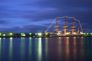 富山のイベント　帆船海王丸と新湊大橋ライトアップ